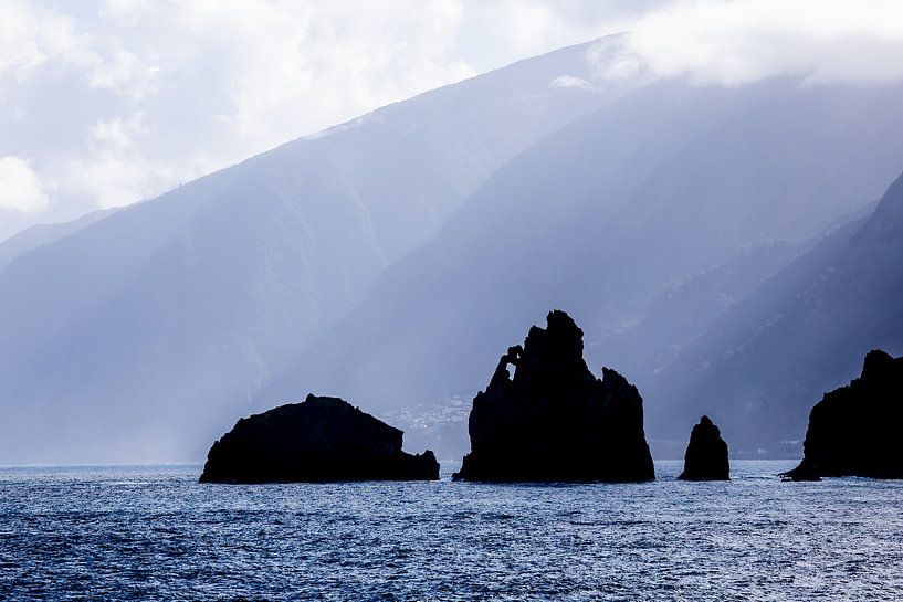 sillouete de ilheu grande et ilhue da rama à Madère par Eric van Nieuwland