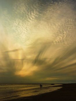  Halo boven het strand van Rockanje in de avond