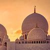 Kuppeln der Scheich-Zayid-Moschee bei Sonnenuntergang in Abu Dhabi VAE von Dieter Walther
