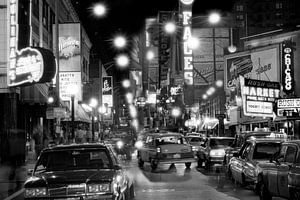 Rush street Chicago la nuit 1983 sur Timeview Vintage Images