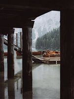 Bild aus den Dolomiten, Italien, Pragser Wildsee mit einer spannenden Komposition