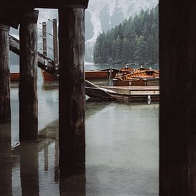 Beeld uit de Dolomieten, Italië, Lago Di Braies met een spannende compositie van Sharon Kastelijns