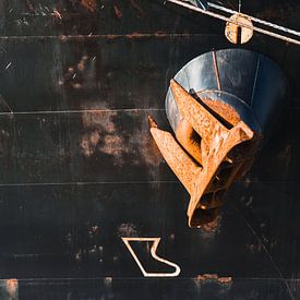 A seagoing ship at rest by scheepskijkerhavenfotografie