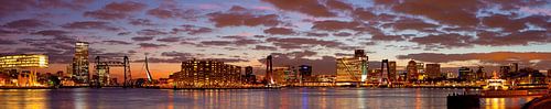 Schöne Wolken Himmel über Rotterdam Panorama