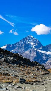 Randonnée dans les montagnes près de Zermatt