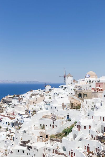 Vues d'Oia à Santorin, Grèce par Nikkie den Dekker | photographe de voyages et de style de vie