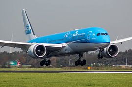 KLM Dreamliner landing at Polderbaan Schiphol by Robin Smeets
