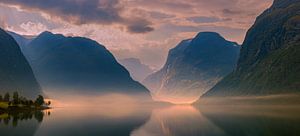 Sonnenaufgang Lovatnet, Norwegen