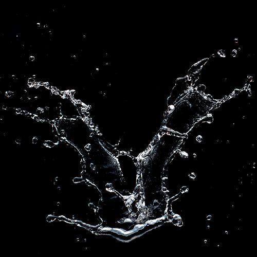 Water flies through the air