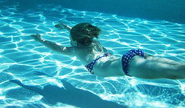Onderwater zwemmer, underwater swimmer photograph von Renata Jansen