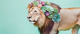 Lion avec couronne fleurie sur vert pastel sur Poster Art Shop