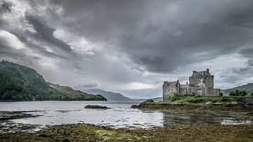 Scottish castle by Chantal Nederstigt