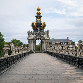 Dresdner Zwinger – Der steinerne Weg zum Kronentor von Wandbilder Onlineshop