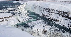 Gullfoss waterval, IJsland, in de winter. van Bart Ceuppens