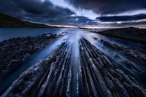 Mystiek landschap in het Baskenland in Noord-Spanje.