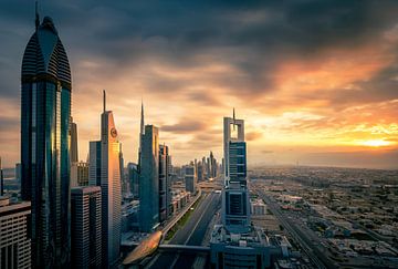 Coucher de soleil sur la skyline de Dubaï sur Martijn Kort