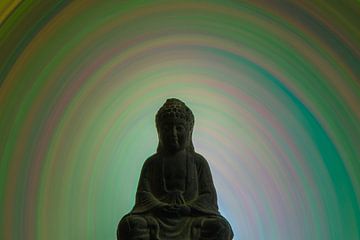 Statue de Bouddha sur fond d'effets de lumière formant un cercle de couleurs pastel sur Kasper van der Burgh