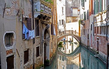 Brücke über Kanal in Venedig von JGS-DigitalArt