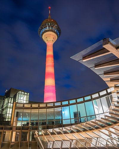 Rheinturm, Düsseldorf, Duitsland van Alexander Ludwig