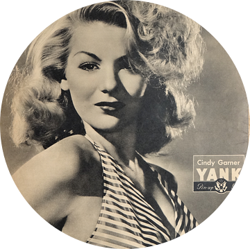 YANK pinup: Blondine Cindy Garner in zomers topje met decolleté, april 1945 van Atelier Liesjes