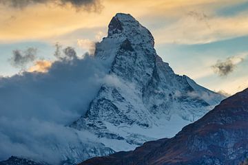 De Matterhorn in het licht van de ondergaande zon