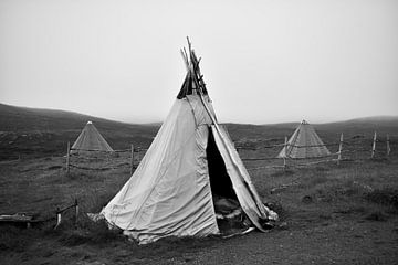 Tipi tents on the way to Nordkapp by Sem Verheij