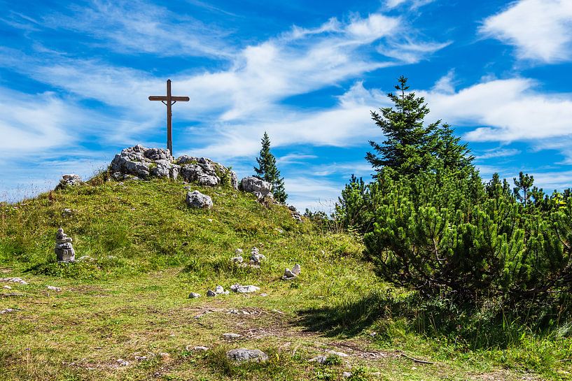 Top van de Prediktstuhl met kruis in het Berchtesgadener Land van Rico Ködder