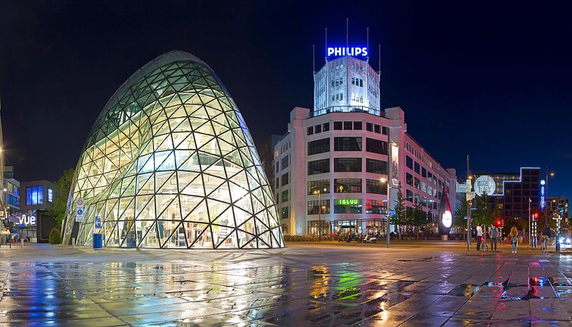 Panorama de la Blob et de la tour lumineuse d'Eindhoven par Anton de Zeeuw