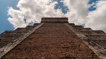 Mexico: Pre-Hispanic City of Chichen-Itza (San Felipe Nuevo) van Maarten Verhees