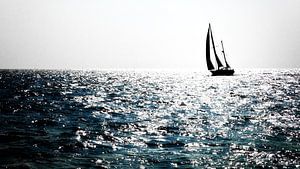 Sonne die sich im Wasser spiegelt