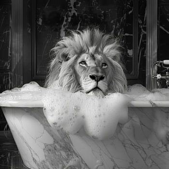 Un lion majestueux dans la baignoire - une œuvre d'art imposante pour vos toilettes