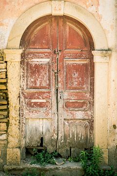 Antike Rosentor-Tür in Griechenland von Art By Dominic