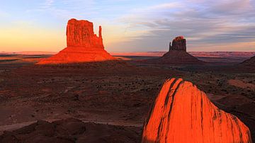 Sonnenuntergang im Monument Valley von Henk Meijer Photography