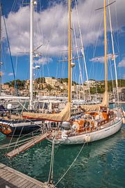 Boats in the harbour at Port de Sóller, Mallorca by Christian Müringer