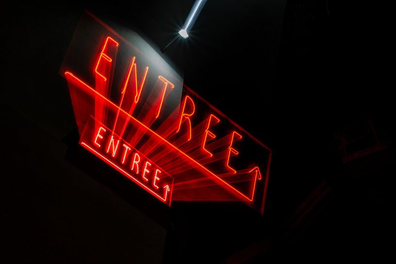 Neon Letters Entree van Fotografie Ploeg