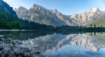 Een bergmeer in Oostenrijk. van Klif Wiepkema