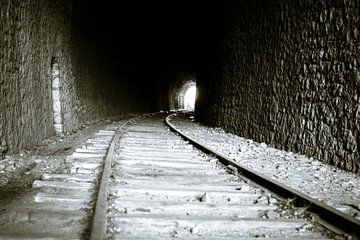 Treintunnel Anduze (GARD) Frankrijk van marcel schoolenberg