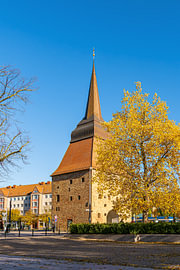 A view of the Steintor in the Hanseatic city of Rostock in autumn by Rico Ködder