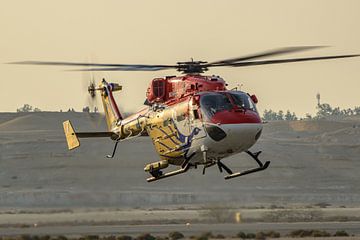 Dhruv helikopter van het Sarang Display Team uit India.