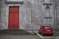 Red and grey van Omri Raviv thumbnail