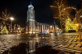 The big church of Deventer in the evening by Fotografiecor .nl