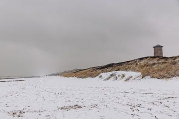 Kustlijn Domburg in de stille sneeuw