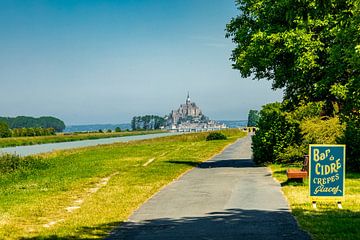 Excursion to the tourist attraction in Normandy - Le Mont-Saint-Michel - France by Oliver Hlavaty
