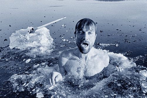 Wim Hof in ice box