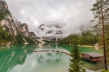 Lago di Braies in de Dolomieten.