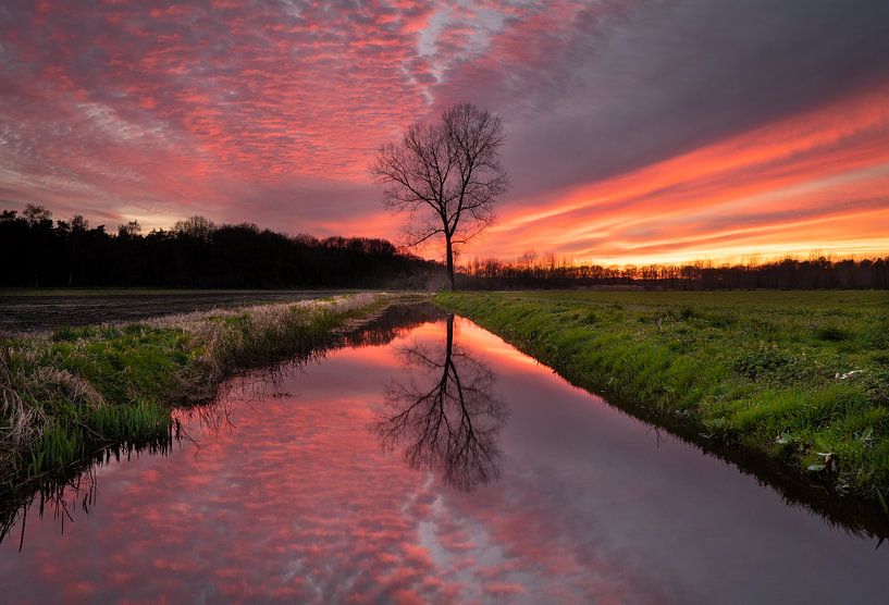 Spectaculaire zonsondergang van Yme Raafs