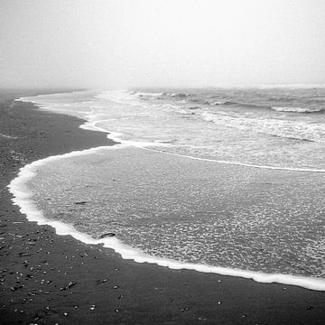 Noordwijk Strand mit Lärm, filmisches Schwarz-Weiß von Yanuschka Fotografie | Noordwijk