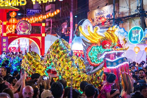 Chinesisches Neujahrsfest in Bangkok - bunte Straßenparade