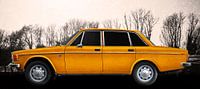 Volvo 144 in antique yellow von aRi F. Huber Miniaturansicht
