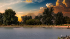 Golden tranquillity by the water. by Z6Focus